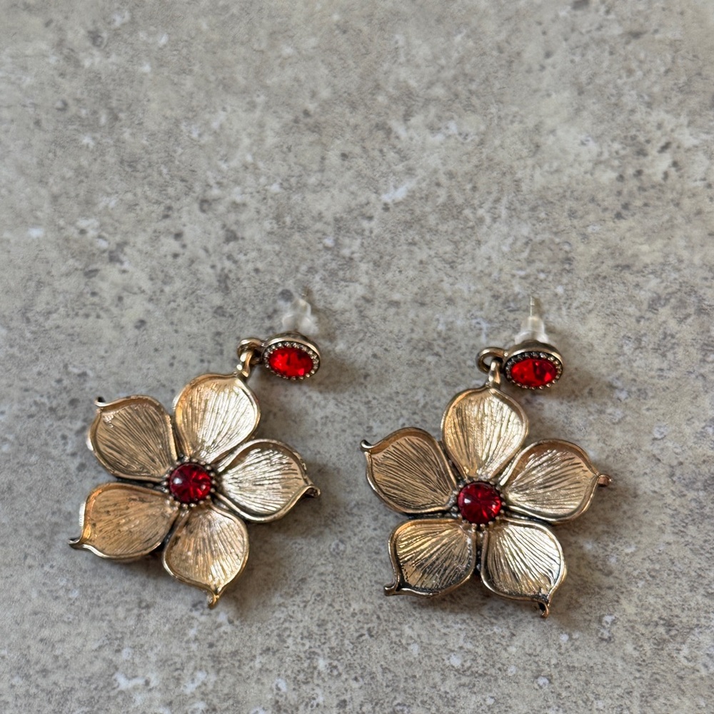 💖4/$30 NEW vintage inspired Gold Flower Earrings with Red Accents